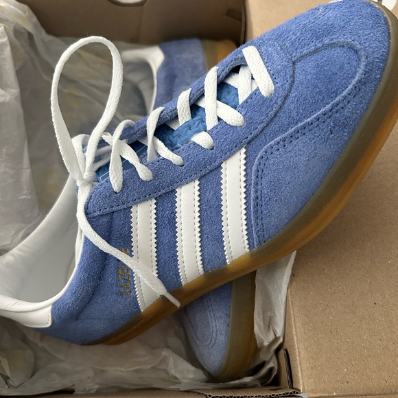 Women’s Blue Gazelle - Picture 2 of 2